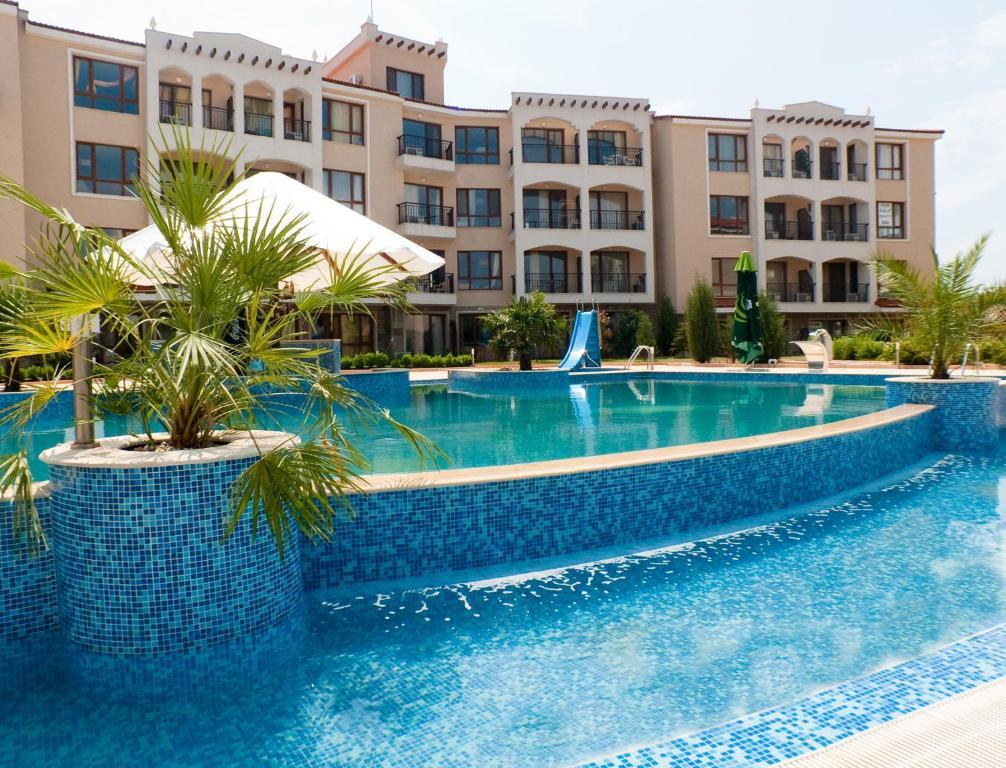 Paradise Bay Hotel بوموري المظهر الخارجي الصورة