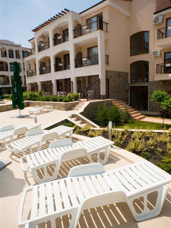 Paradise Bay Hotel بوموري المظهر الخارجي الصورة