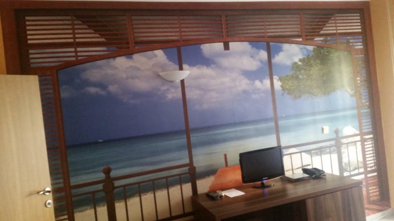 Paradise Bay Hotel بوموري المظهر الخارجي الصورة