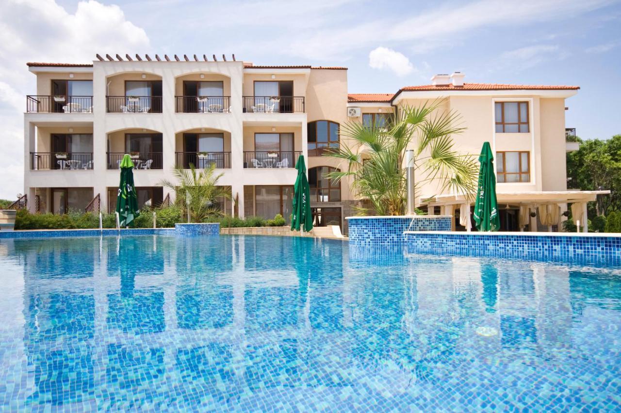 Paradise Bay Hotel بوموري المظهر الخارجي الصورة